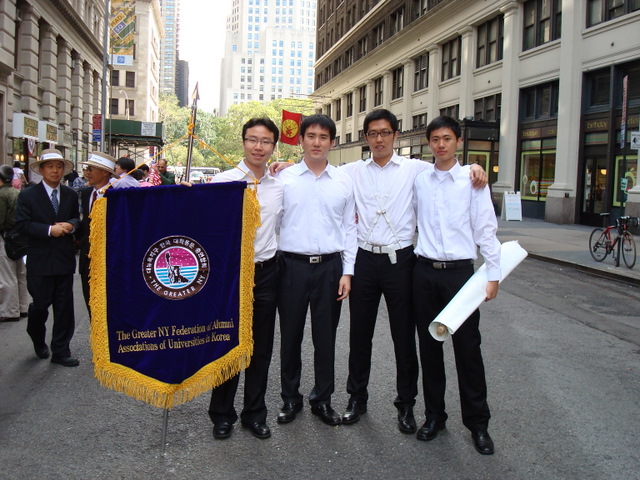 korea%20parade%203.jpg